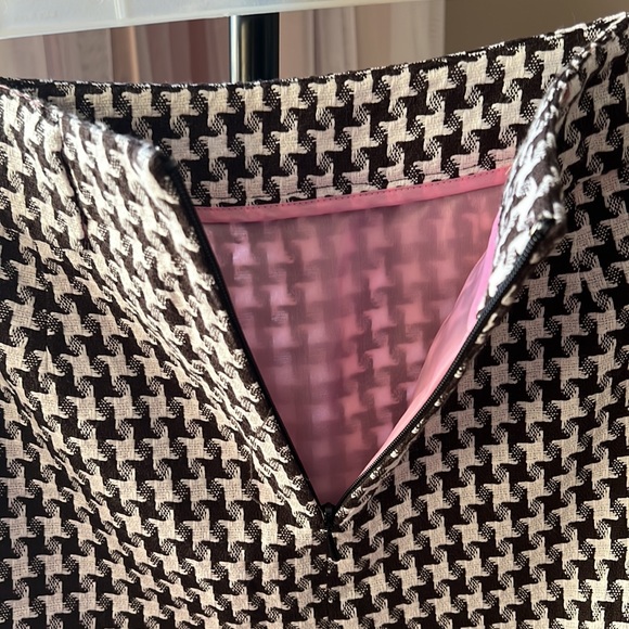 Brown and Cream Houndstooth Micro Mini Skirt - Picture 3 of 4